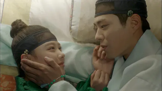 Love in the Moonlight Episode 13