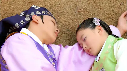 The Moon Embracing the Sun Episode 1