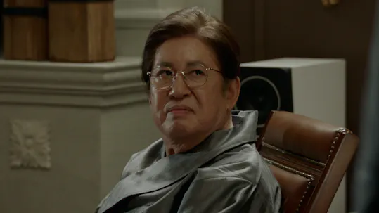 The Lady in Dignity Episode 8