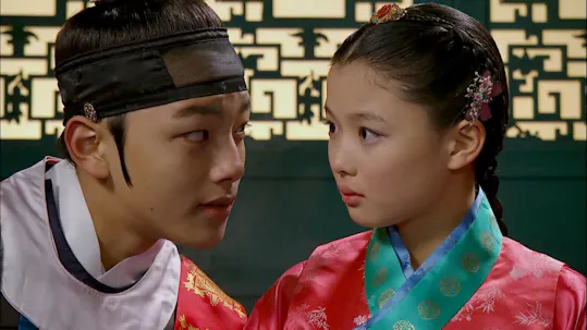The Moon Embracing the Sun Episode 4