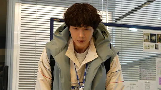 Beauty and Mr. Romantic Behind The Scenes 3
